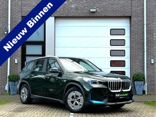 BMW iX1 xDrive30 Launch Edition 67 kWh 313 PK / Automaat / Airco / Apple CarPlay / Navigatie / 360 C...