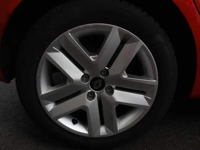 Renault Clio 1.0 TCe 90 Evolution Climate control Cruise control Camera Parkeersensoren achter Verwa...