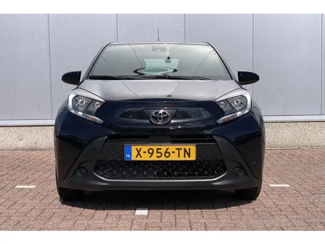 Toyota Aygo X 1.0 VVT-i S-CVT Play / Automaat / Camera / Apple Carplay & Android Auto / DAB+ /