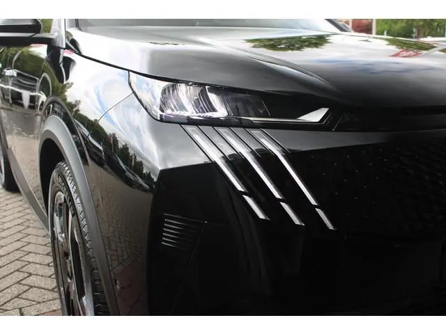 Peugeot e-3008