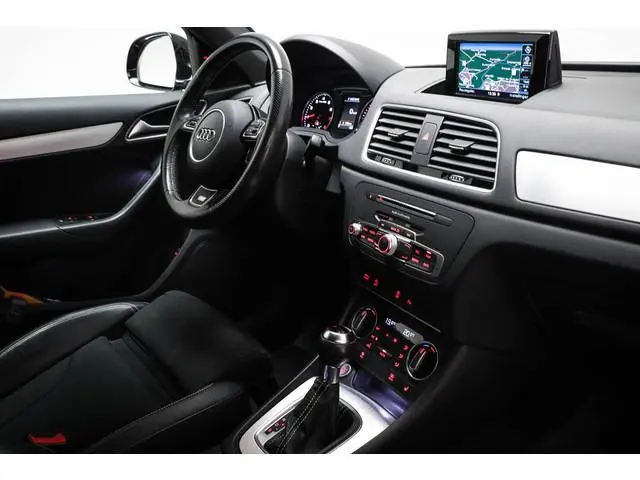 Audi Q3 1.4 TFSI CoD Sport Advance Sport | LED | HALF LEDER | STOELVERWARMING | NAVIGATIE | PDC | 18...
