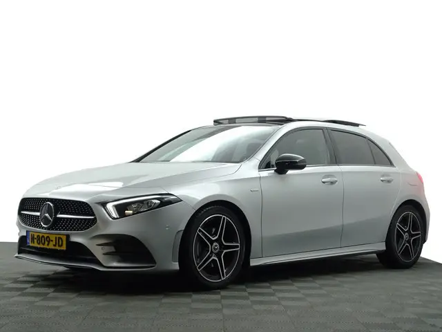 Mercedes-Benz A-klasse 180 AMG Night Edition Aut- Panoramadak, Sfeerverlichting, Xenon Led, Camera,...