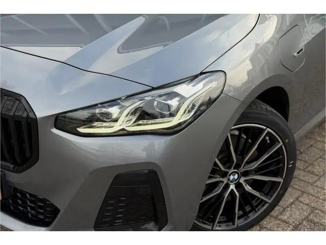 BMW 2-serie Act.Tourer 230e xDrive 326 PK M-Sport | Panodak | Head-up | Memory | Harman Kardon | Com...