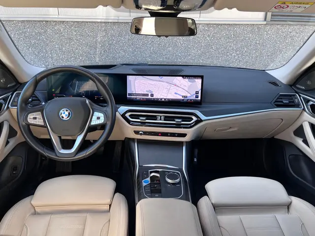 BMW i4 eDrive40 High Executive 84 kWh*SanRemo-green*/H-Kardon/Adaptive/Hud/Trekh./Leder/Led