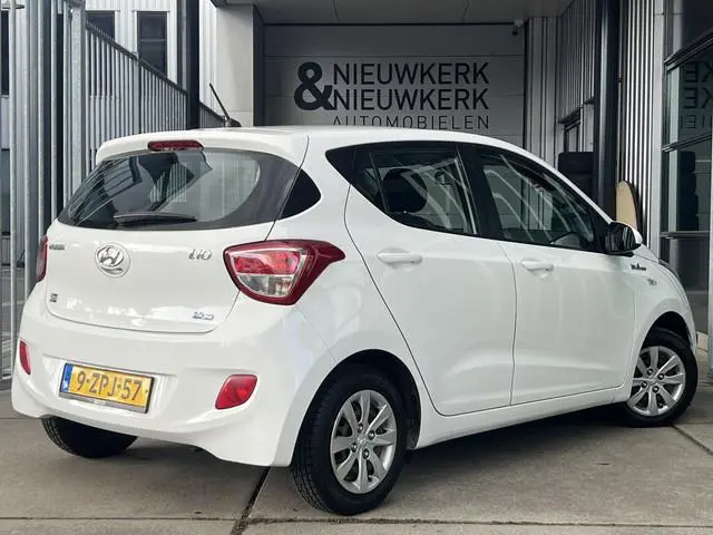 Hyundai i10 1.0i i-Motion Comfort Plus | CRUISE CONTROL | CLIMATE CONTROL | BLUETOOTH