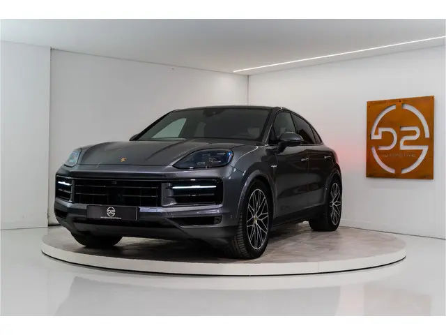 Porsche Cayenne Coupé 3.0 E-Hybrid 470PK | InnoDrive | Bose | Trekhaak | Sportchrono | VOL! Fabrieks...