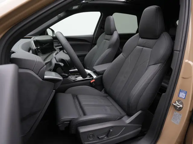 Audi Q5 2.0 TFSI e-hybrid Quattro S edition Competition / S-Line | Panoramadak | Trekhaak | Luchtver...