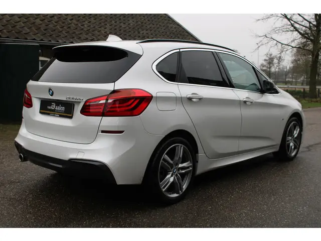 BMW 2-serie Active Tourer 225xe PHEV High Exe SOh 90.6% M-SPORT LEER LED NAVI 36000KM!!!