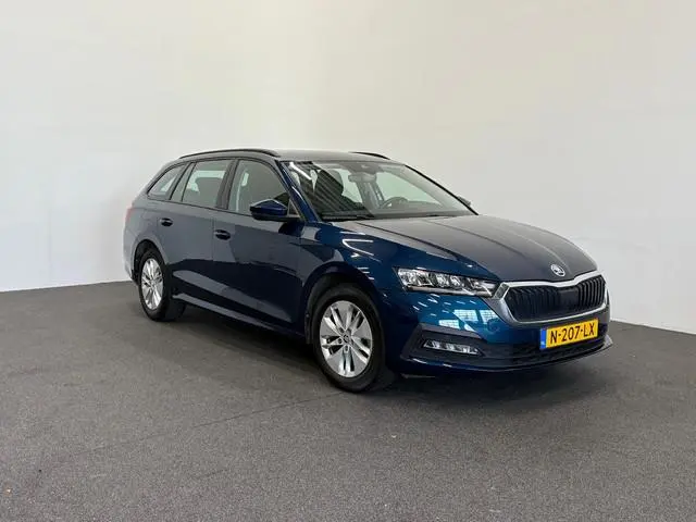 Skoda Octavia Combi 1.0 e-TSI Business Edition Navigatie Apple Carplay/Android Auto Parkeersensoren...