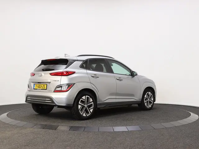Hyundai Kona EV Fashion 64 kWh | Navigatie | Achteruitrijcamera |