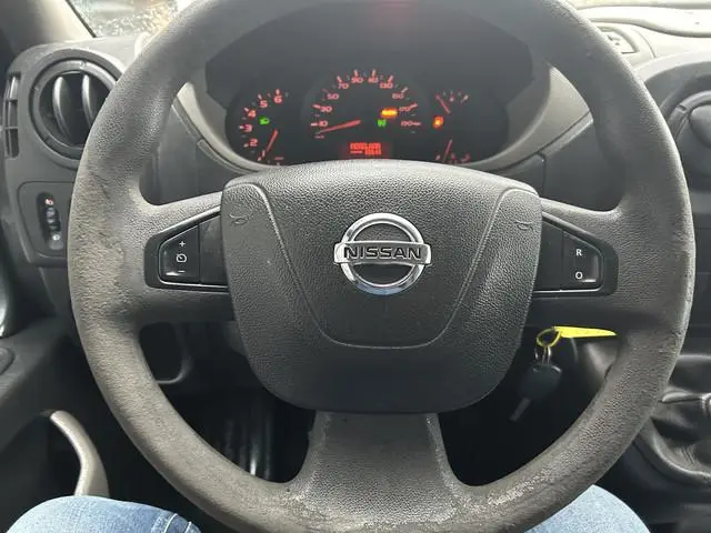 Nissan NV400