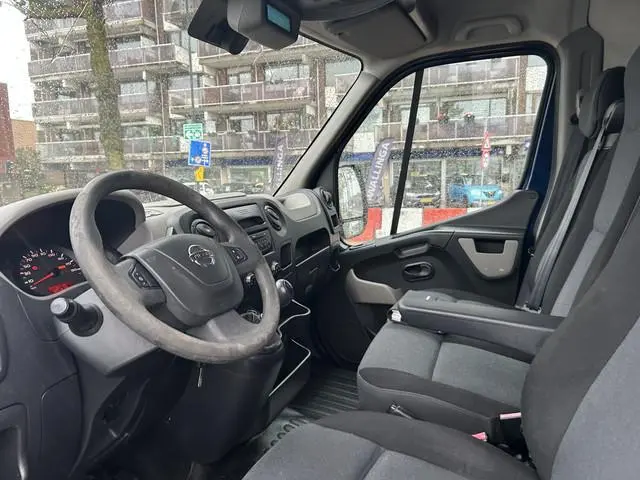 Nissan NV400