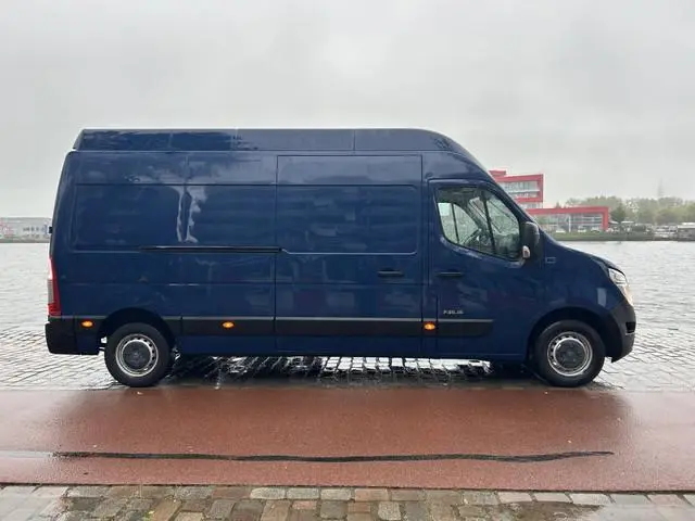 Nissan NV400
