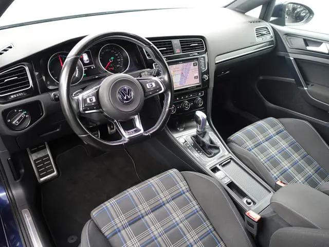 Volkswagen Golf 1.4 TSI GTE Aut- ACC Cruise, Xenon Led, Camera, Front Assist, Park Assist