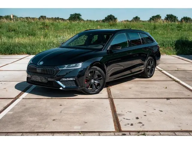 Skoda Octavia Combi 1.4 TSI RS iV | PANO | ALCANTARA SPORT COMFORT STOELEN
