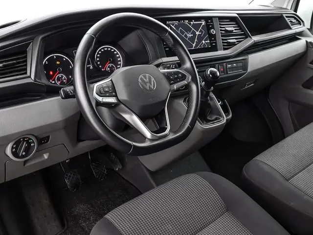 Volkswagen Transporter 2.0 TDI L1H1 28 · Camera · Trekhaak · Apple/Android Car Play · Navigatie · Cr...