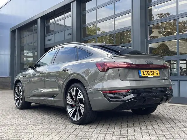 Audi Q8 Sportback e-tron 55 quattro Edition 115 kWh | PANORAMADAK | ACHTERBANKVERWARMING | AMBIENT L...