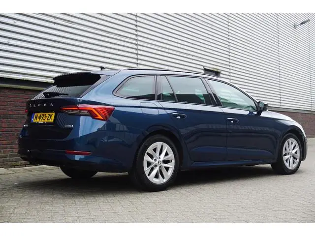 Skoda Octavia Combi 1.0 e-TSI Sport Business/Trekhaak/Digitaal Dashb./ Stuur en stoelverwarming.
