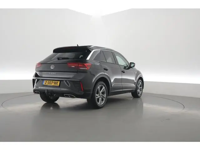 Volkswagen T-Roc 1.5 TSI R-Line | Rijklaar!! | Pano | IQ Lights | Camera | Adapt. Cruise | Trekhaak...