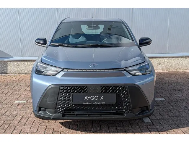Toyota Aygo X Hybrid 115 play | Camera| Navigatie met Apple Carplay & Android Auto| ACC|