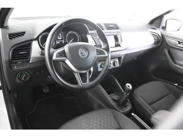 ŠKODA Fabia Combi 1.2 TSI Edition *Navigatie*Stoelverwarming*Trekhaak*
