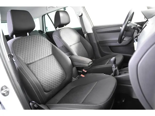 ŠKODA Fabia Combi 1.2 TSI Edition *Navigatie*Stoelverwarming*Trekhaak*