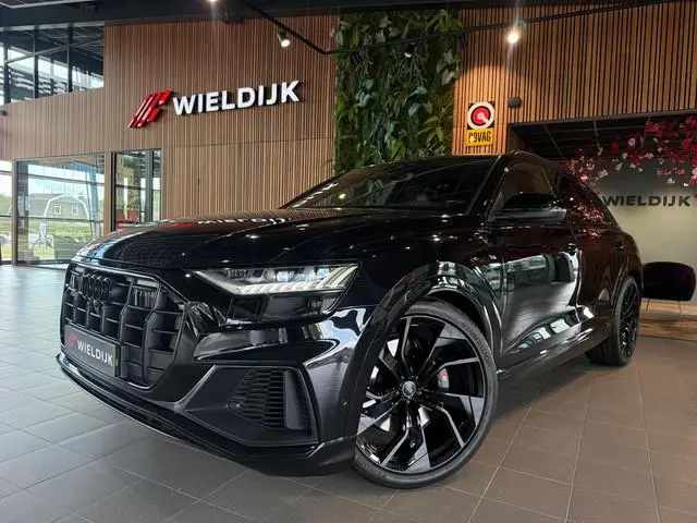 Audi Q8 4.0 TDI SQ8 quattro luchtvering 360 cam head up inklapbare trekhaak Soft Close nieuwe banden