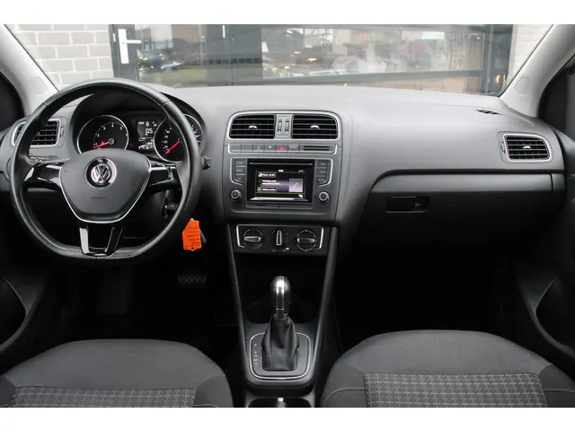 Volkswagen Polo 1.2 TSI Comfortline Connected Series / Automaat / Cruise