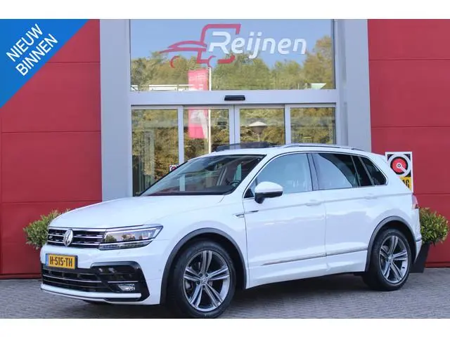 Volkswagen Tiguan 1.5 TSI 150PK AUTOMAAT HIGHLINE BUSINESS R | PANORAMA SCHUIF/KANTEL DAK | LEDEREN...
