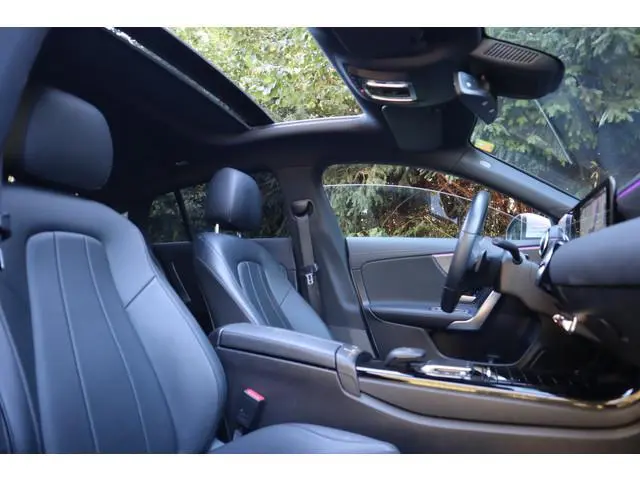 Mercedes-Benz CLA-klasse Shooting Brake 180 Business Solution Luxury | Panoramadak |