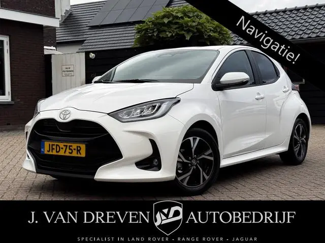 Toyota Yaris 1.5 Hybrid 115 First Edition - Apple Carplay, Stoelverwarming, Airco, Achteruitrijcamer...