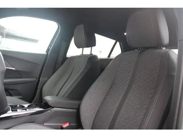 Peugeot 2008 1.2 100PK ALLURE PACK | CAMERA VOOR + ACHTER | NAVIGATIE | TREKHAAK | DRAADLOZE APPLE C...