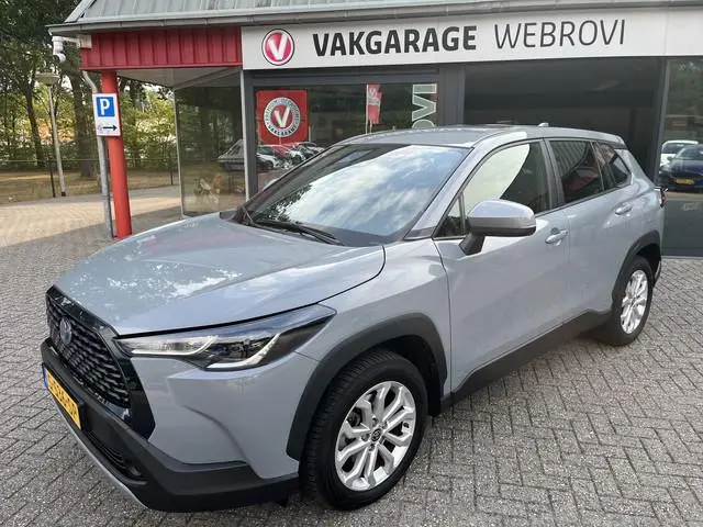Toyota Corolla Cross 2.0 High Power Hybrid Active Cement Grey Met