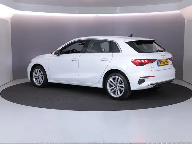 Audi A3 Sportback 30 TFSI Advanced edition 110 pk S-tronic | Navigatie | Parkeersensoren achter | LE...