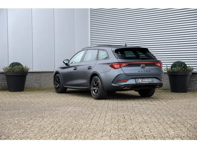 CUPRA Leon Sportstourer 1.4 e-Hybrid VZ Copper Edition 245PK Pano|Memory|Mat|Stuurvw