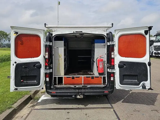 Nissan NV300