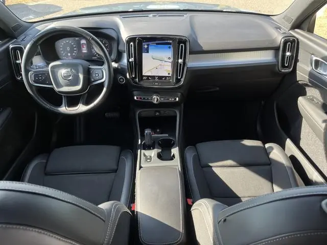 Volvo XC40 1.5 T3 Momentum Pro 164 PK / Camera / Elek. Achterklep /