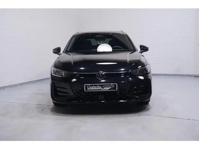 Volkswagen Passat R-line 150 PK DSG Panodak camera IQ Light Stoel-/stuurverwarming Apple Carplay R-L...