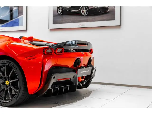 Ferrari SF90 Spider