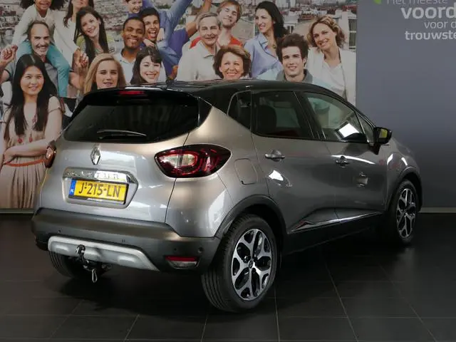 Renault Captur 1.3 TCe Intens - Panoramadak! - Parkeerassistent - Camera - Sensor v+a