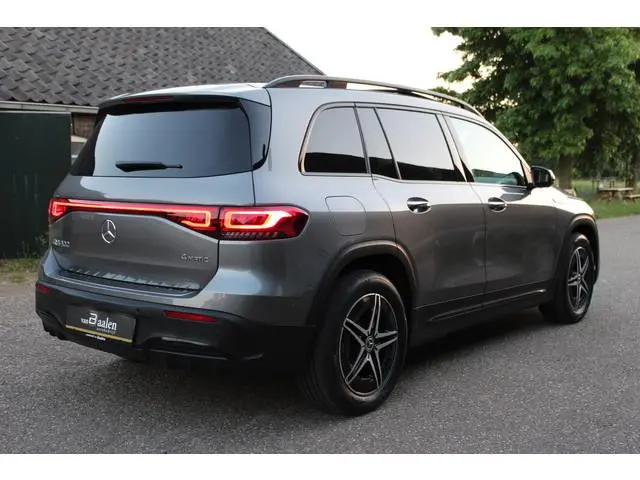 Mercedes-Benz EQB 300 4MATIC AMG Line 67 kWh SOh 97.5% PANO SFEER ILS 360CAMERA 54000KM!!!