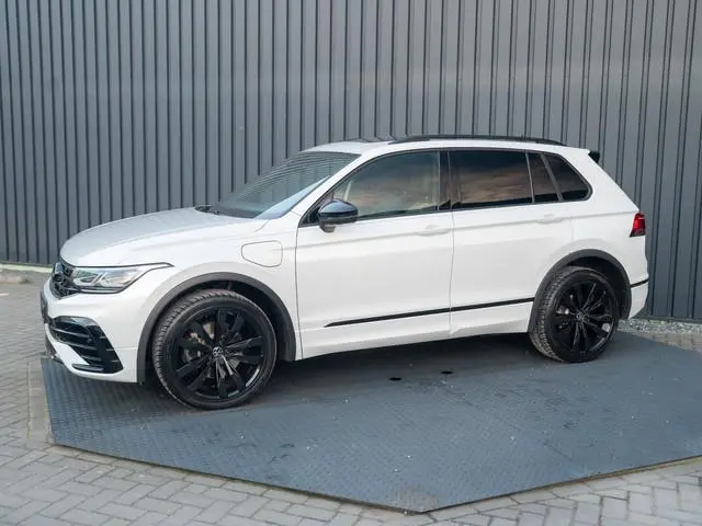 Volkswagen Tiguan 1.4 TSI eHybrid R-Line Business+ | 360 Camera | Panodak | 20'' | Keyless | Prijs R...