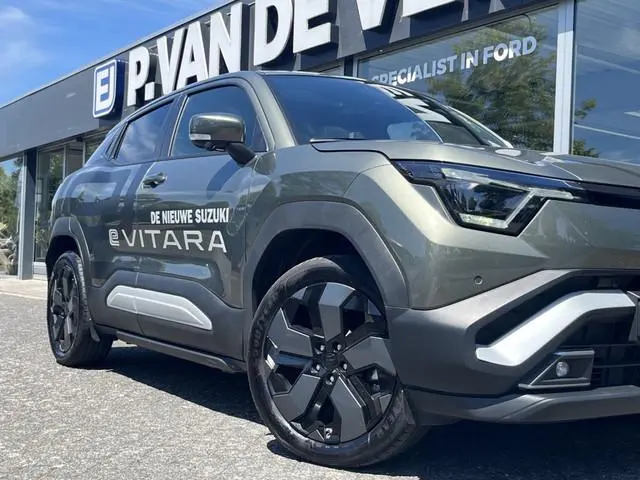 Suzuki e VITARA Style 61 kWh | Meerdere kleuren beschikbaar | €2.000,- voordeel | 360-Camera | INFIN...