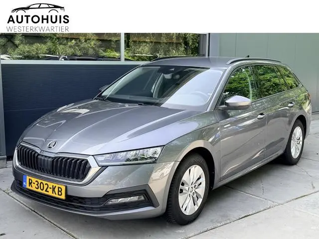 ŠKODA Octavia Combi 1.5 e-TSI 150pk DSG  Business Edition Climate Control Stoelverwarming Trekhaak 1...