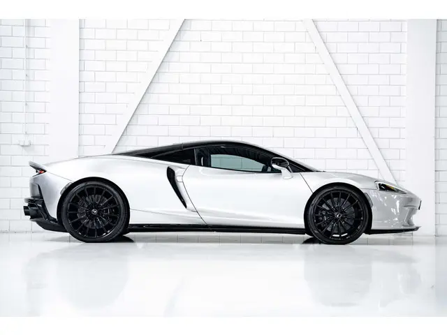 McLaren GT 4.0 V8 l Bower & Wilkins l Carbon l Lift l Sportuitlaat |