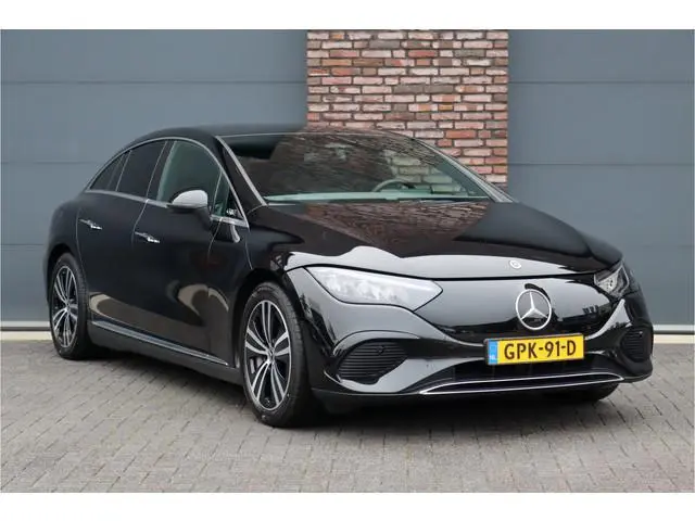 Mercedes-Benz EQE 300 Luxury Line 89 kWh | Distronic Pro | Memory | Trekhaak | Leder | Camera | Dode...
