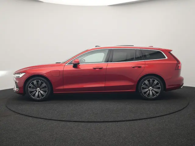 Volvo V60 T6 Recharge AWD Inscription PHEV 340pk Dealer O.H. | Trekhaak Af Fabriek | Panodak | Camer...