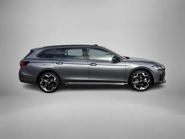 Skoda Superb 1.5TSI PHEV 150kW/204PK Sportline DSG · Panoramadak · Trekhaak · Navigatie · Garantie t...