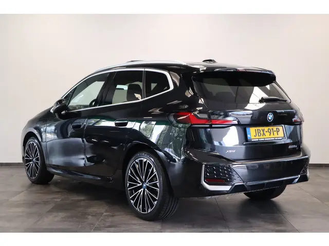BMW 2-serie Active Tourer M-Sport 225e xDrive HUD Keyless Go/Start 360 camera LED ! 2e Paasdag geope...