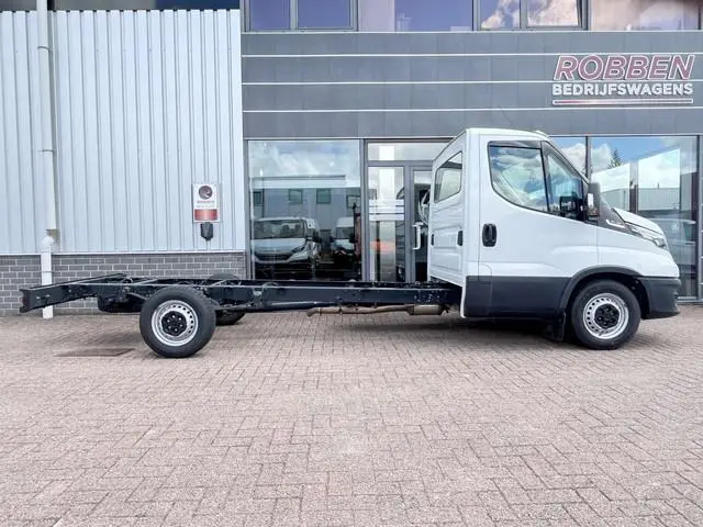 Iveco Daily 35S18 HA8 3.0 410 Aut. Chassis Cabine Airco/Cruise/Nav